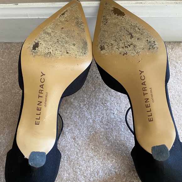 Ellen Tracy Black Mid Heel pointed toe dress shoes. Size 9M - Picture 6 of 7